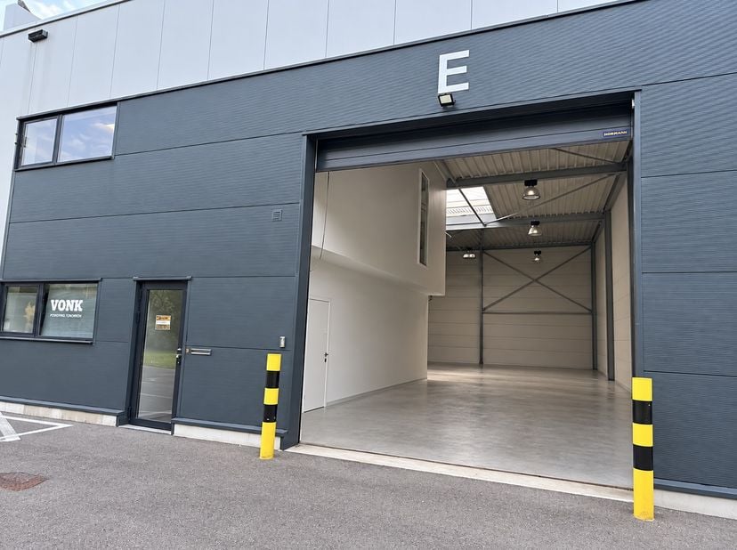 Bedrijfsvastgoed te huur in Mechelsesteenweg 315I,
                    2550 Kontich