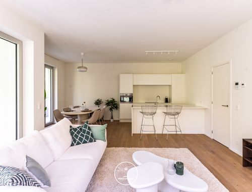                                         Appartement à vendre à Sint-Denijs-Westrem, € 360.000
