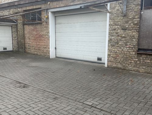                                         Staanplaats te huur in Brugge, € 85
