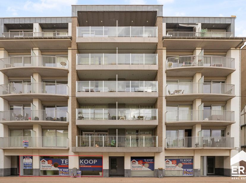 La Panne: Rez-de-chaussée commercial spacieux près du centre: La surface commerciale est située dans la résidence "Akina" récemment construite, à deux