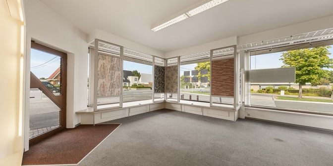 Bedrijfsvastgoed te koop in Avelgemstraat 99, 8550 Zwevegem