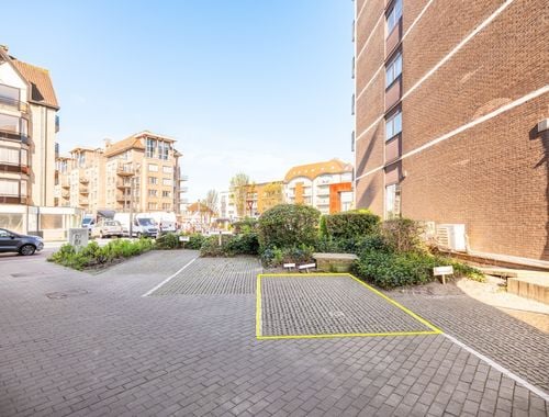                                         Garage te huur in Koksijde, € 900
