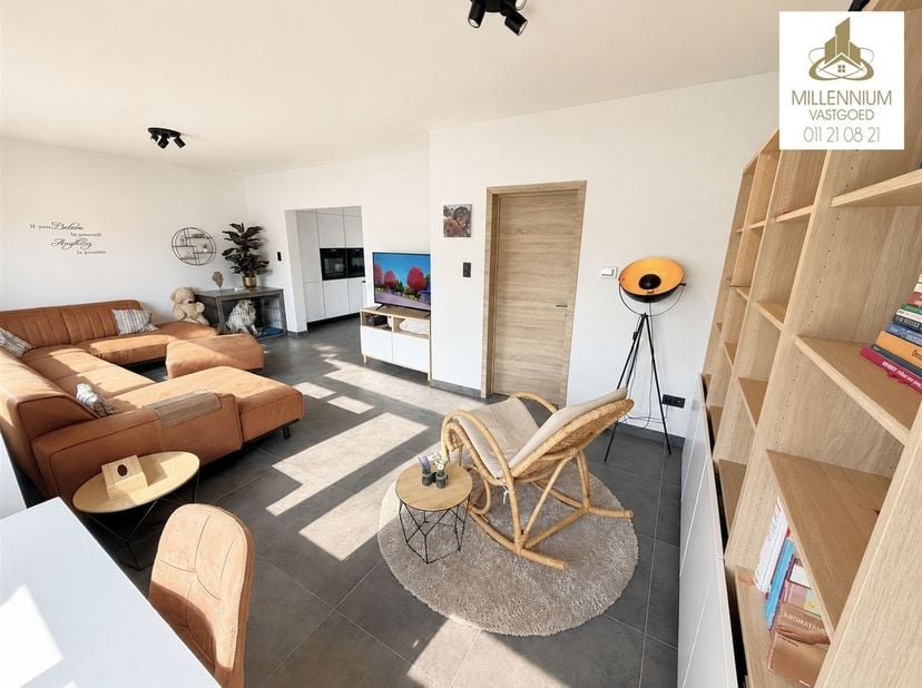 Prachtige gerenoveerde woning met geïntegreerd appartement en 5 slaapkamers<br />
<br />
In een rustige en residentiële omgeving van Bilzen-Hoeselt vi