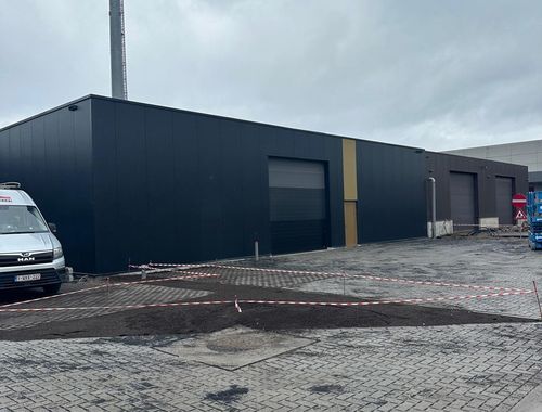                                         Bedrijfsgebouw te koop in Brasschaat, € 445.000
