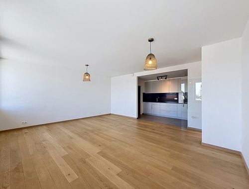                                         Duplex à louer à Bruxelles, € 2.050
