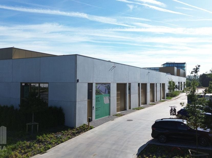 Bien professionnel à vendre
                    à 8800 Roeselare