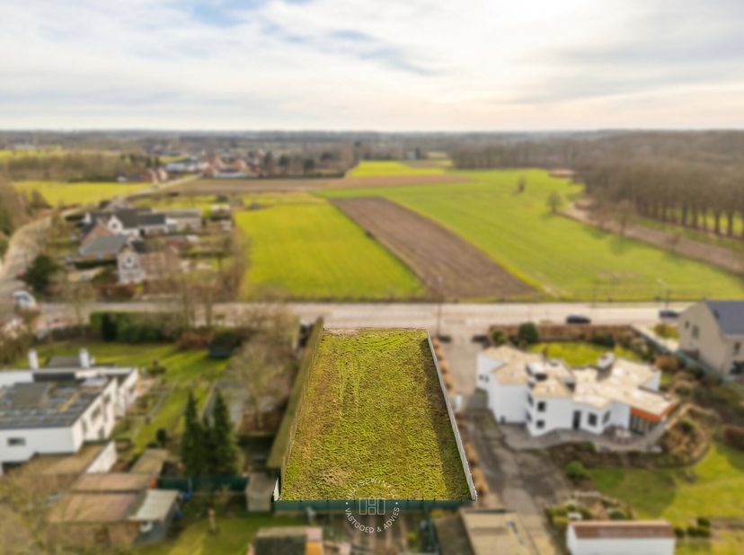 Terrain à vendre
                    à 9240 Zele