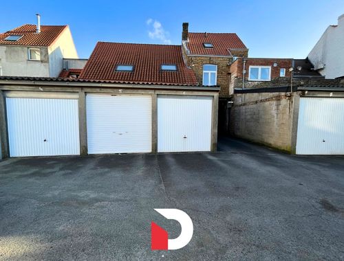                                         Garage à louer à Brugge, € 100
