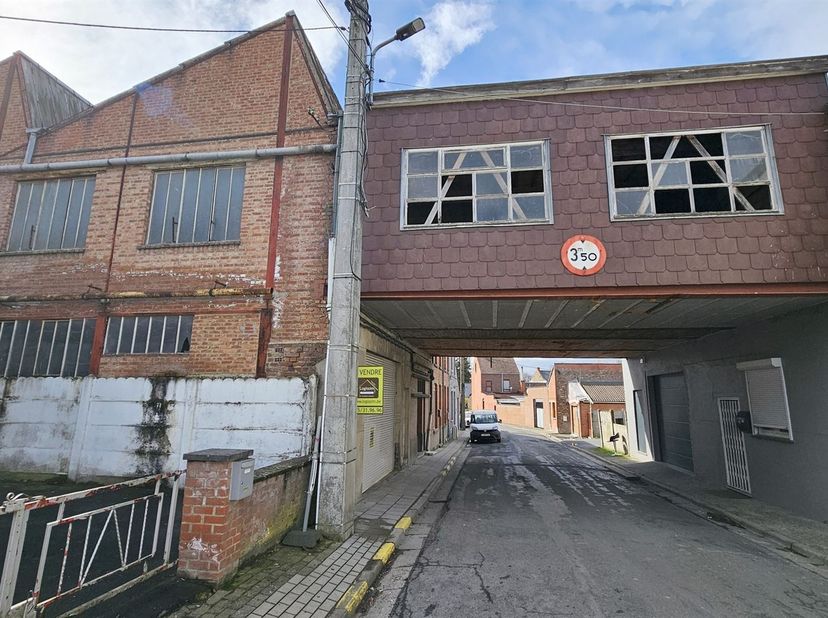 Bien professionnel à vendre à Rue de la Faïencerie 21,
                    7390 Quaregnon