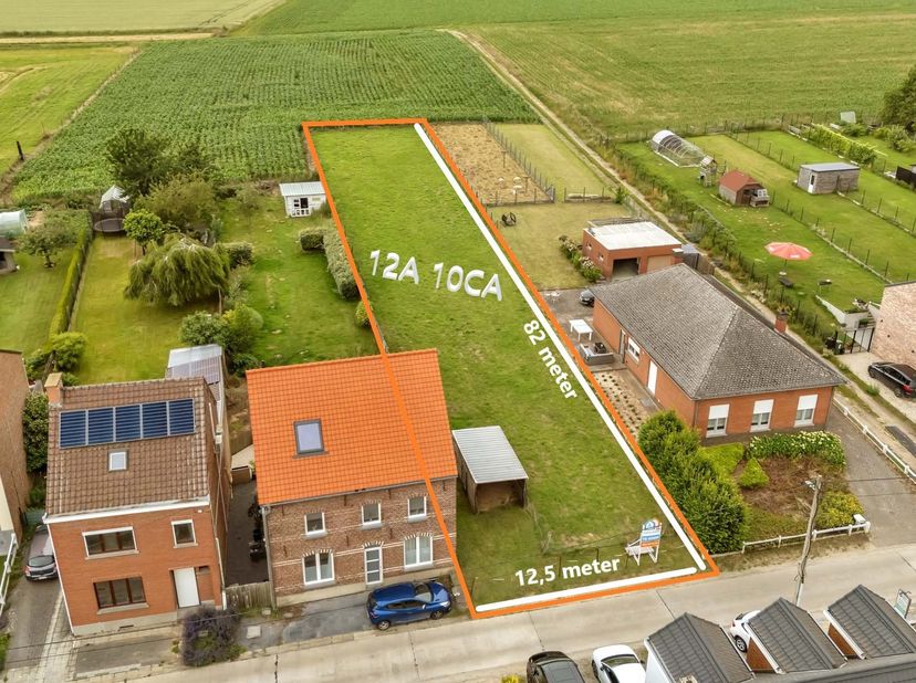 Ruime bouwgrond van 1.210 m² voor halfopen bebouwing met prachtig landelijk uitzicht<br />
<br />
Bent u op zoek naar de ideale locatie om uw droomwon