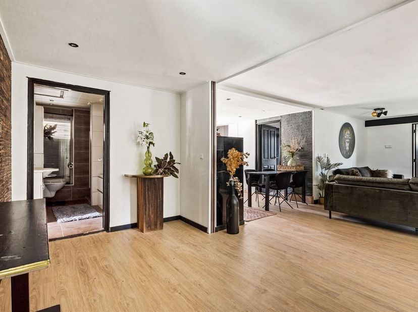 Ligging:<br />
Deze chalet/vakantiewoning is erg rustig gelegen in het recreatiedomein: Tulderbos. Het domein is gelegen in een groene omgeving en bie