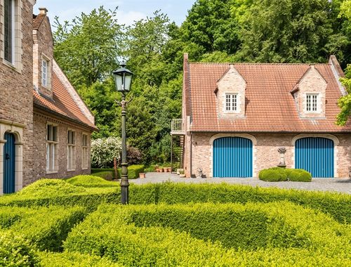                                         Uitzonderlijke woning te koop in Amougies, € 1.795.000
