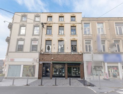                                         Immeuble d'appartements à vendre à La Louvière, € 359.000
