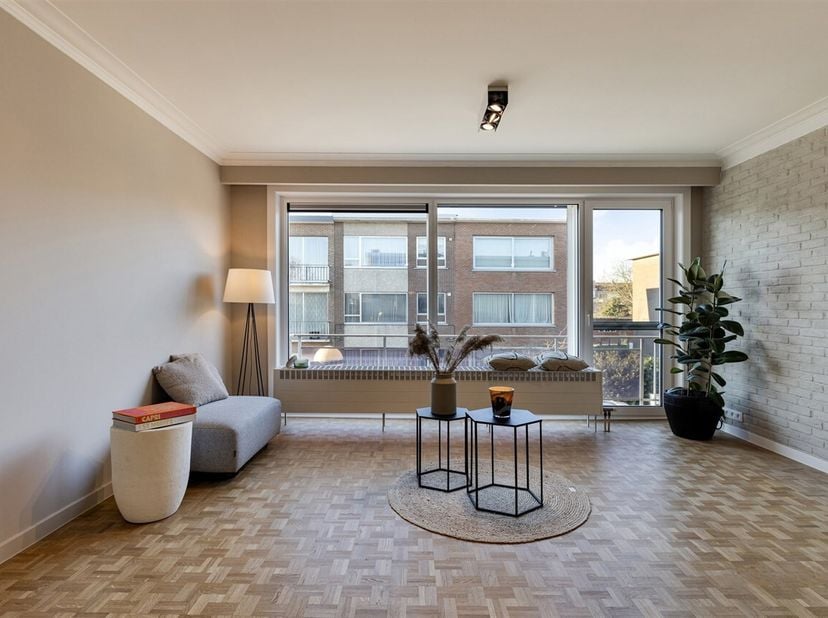Ben je op zoek naar een lichtrijk, instapklaar appartement met vlotte verbindingsmogelijkheden? En dit voor jezelf of als investering? Lees dan vlug e