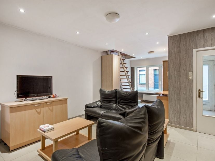 Centraal gelegen met 2 slaapkamers en mogelijkheid tot derde<br />
De woning is gelegen in een aangename en residentiële omgeving, waar rust en berei