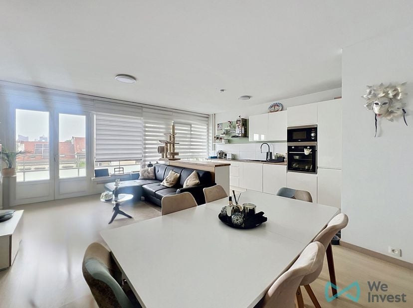 bruxelles.ouest@weinvest.be of 02 315 77 22 | Licht, dicht bij alle voorzieningen, presenteren wij u dit volledig gerenoveerde appartement met een opp