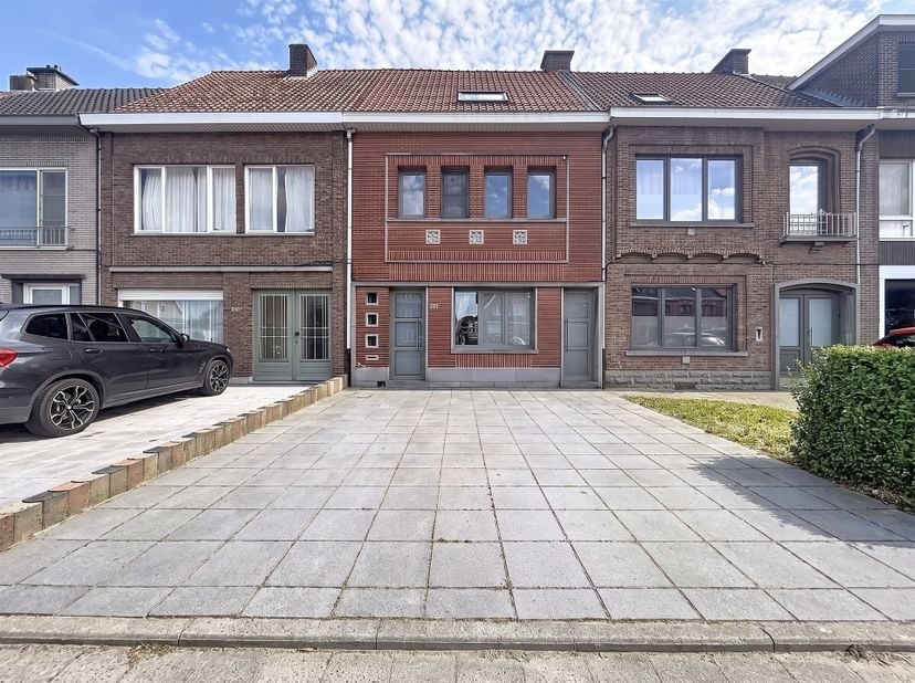 Huis te koop in Prinses Josephine-Charlottelaan 138,
                    9100 Sint-Niklaas