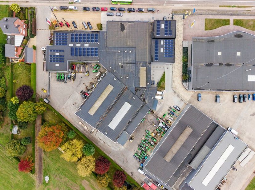 Recente industriële bouw gelegen aan de Tiensesteenweg 240 te Sint-Truiden.<br />
Ideaal voor zowel logistiek als productie met aansluitend voldoende