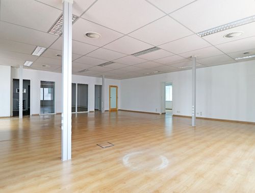                                         Bureaux à louer à Rumbeke, € 1.200
