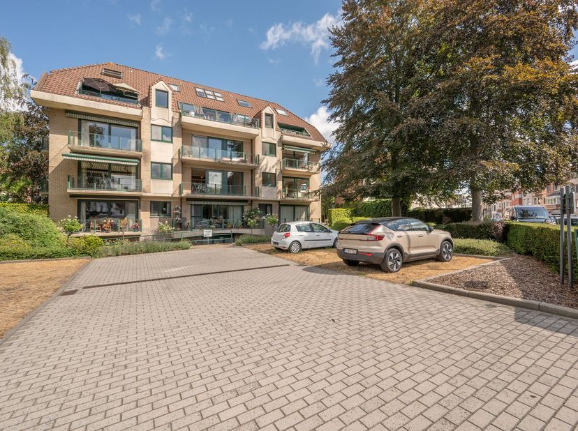 Appartement à vendre
                    à 8200 Sint-Andries