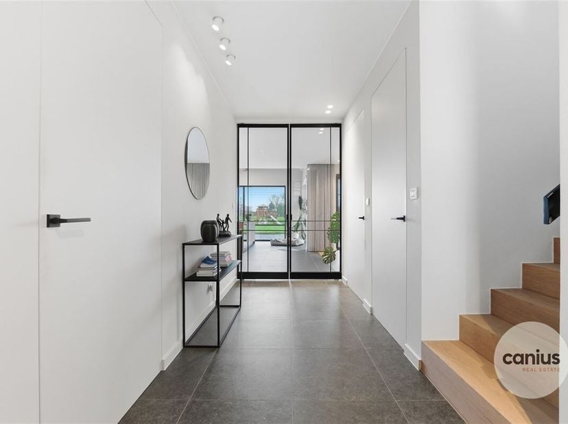 PROPRIÉTÉ EXCEPTIONNELLE AVEC PISCINE - POSSIBILITÉ D'OCCUPATION INDÉPENDANTE<br />
A Driewilgenstraat 82 à Sint-Truiden (Engelmanshoven), se trouve c