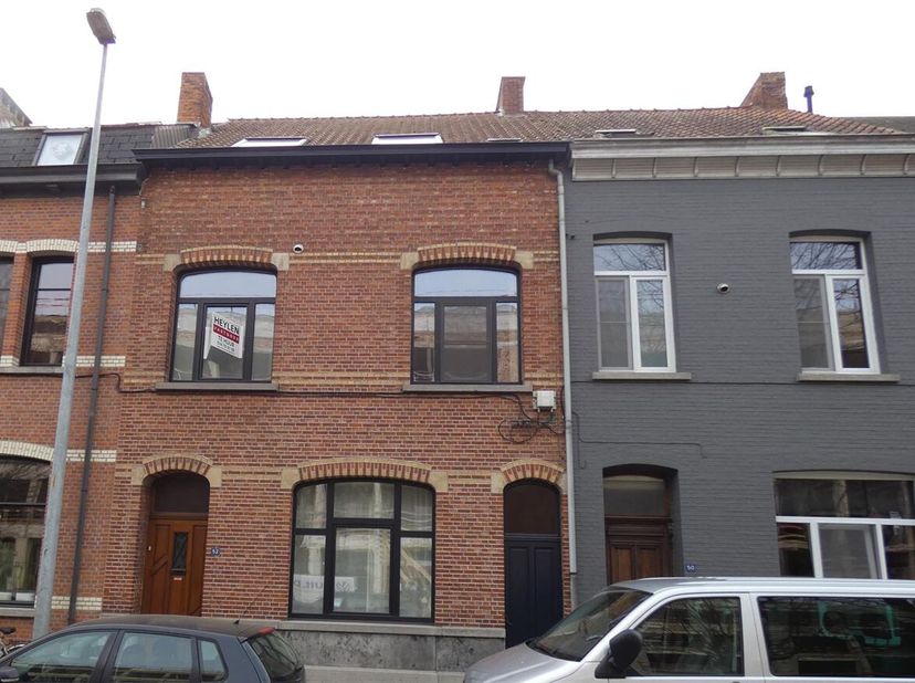 Prachtig gerenoveerde stadswoning in hartje Herentals.<br />
Ligging: Centraal gelegen in het centrum van Herentals, in de onmiddellijke omgeving van