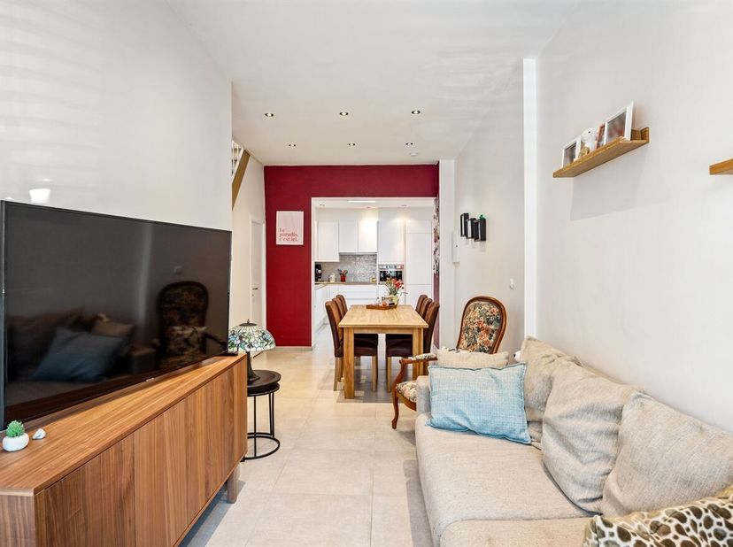 Instapklare starterswoning op toplocatie in Rumst<br />
Op zoek naar een gezellige en instapklare woning op een centrale ligging? Dan is deze charmant