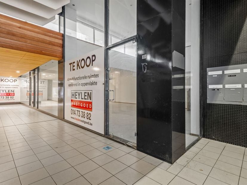 Multifunctionele handels-/kantoorruimte in centrum Turnhout<br />
Locatie:<br />
De handelsruimte bevindt zich in "Galerij Taxandria" in het centrum v