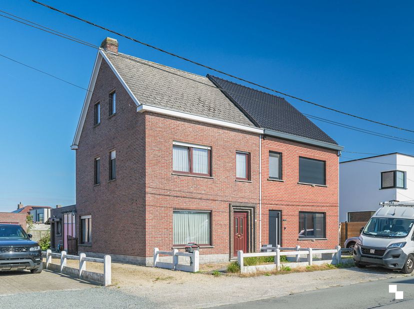 Maison à vendre à Sint-Elooistraat 4,
                    9820 Merelbeke
