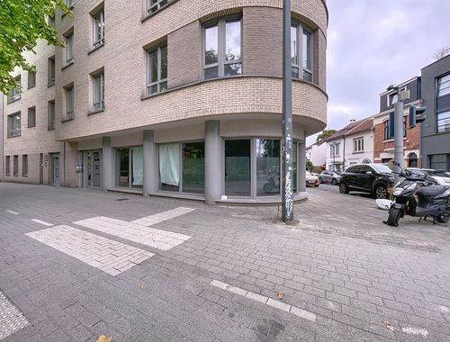                                         Handelszaak te huur in Oudergem, € 2.000
