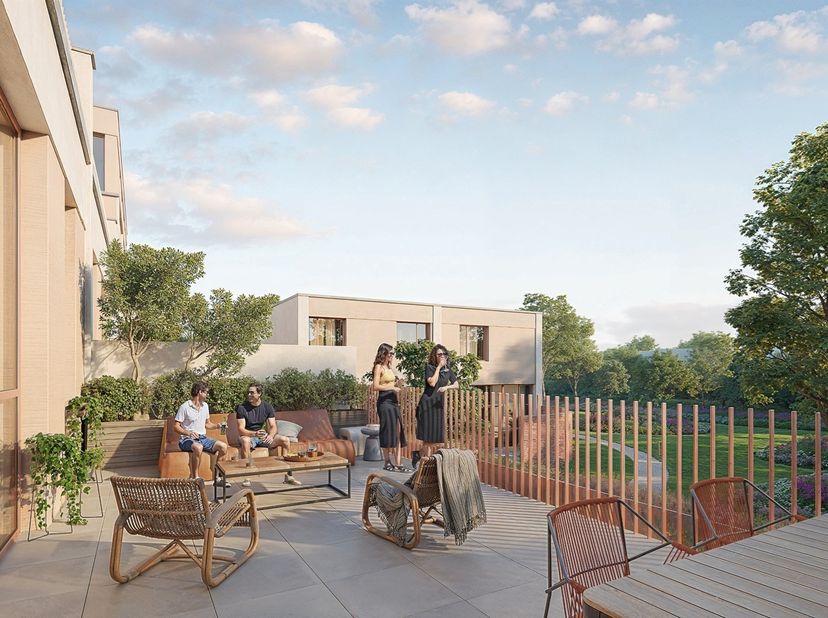 Dit appartement is gelegen op de eerste verdieping en omvat twee slaapkamers. Zowel vooraan als achteraan beschikt het appartement over een terras. <b