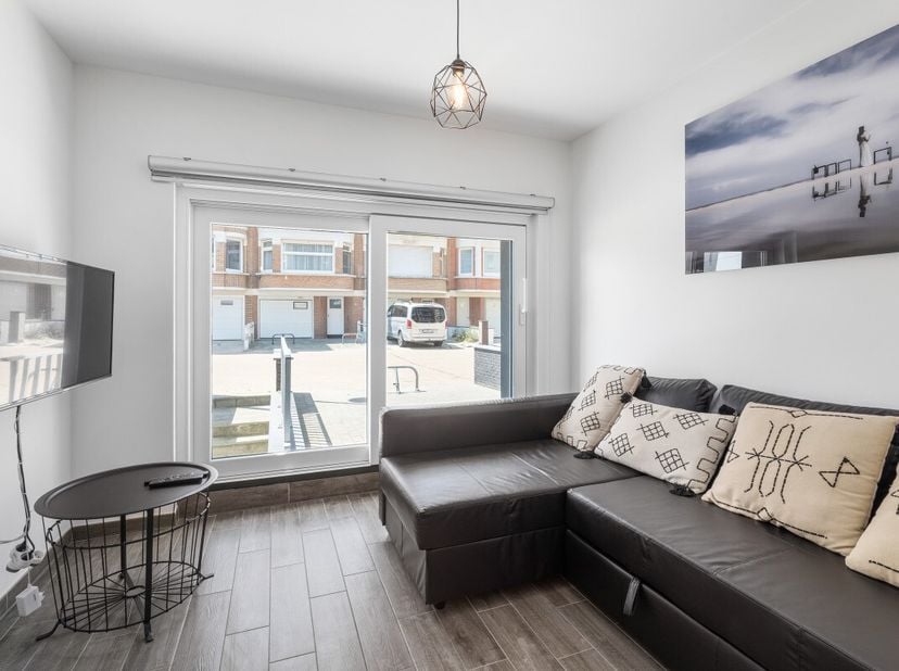 Gelijkvloers 2-slaapkamerappartement te koop in Koksijde-Bad Bent u op zoek naar een instapklaar appartement op een toplocatie aan zee? Dan is dit rec