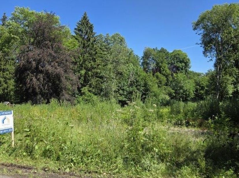 Terrain à vendre à Avenue Paul-Poncelet 192,
                    6870 Saint-Hubert