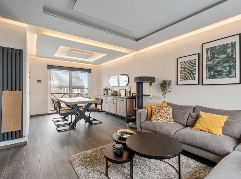 Gezellig appartement met 2 slaapkamers en autostaanplaats <br />
Dit verzorgd appartement geniet van een topligging vlakbij de autosnelweg (E313 en N7