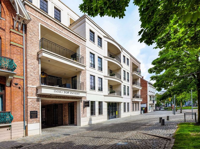 Garage à vendre à Guffenslaan 108 boîte P16-17,
                    3500 Hasselt