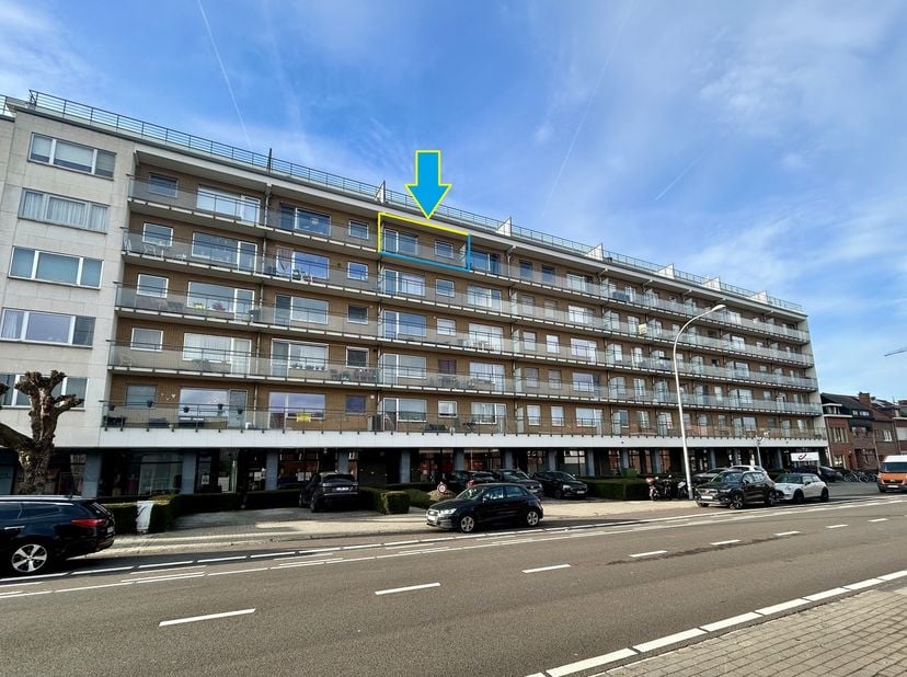 Dit 1-slaapkamerappartement is gelegen langs de Naamsesteenweg in Heverlee, een uiterst gegeerde ligging op fietsafstand van Leuven en vlak bij statio