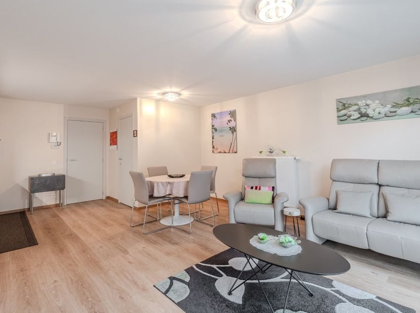 Ontdek deze instapklare studio op het gelijkvloers, gelegen op een uitstekende locatie in Blankenberge. Het strand, het station en het centrum bevinde