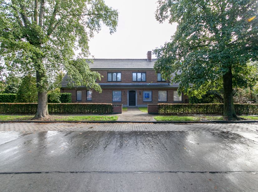 Huis te koop in Pennoenstraat 50,
                    8800 Roeselare