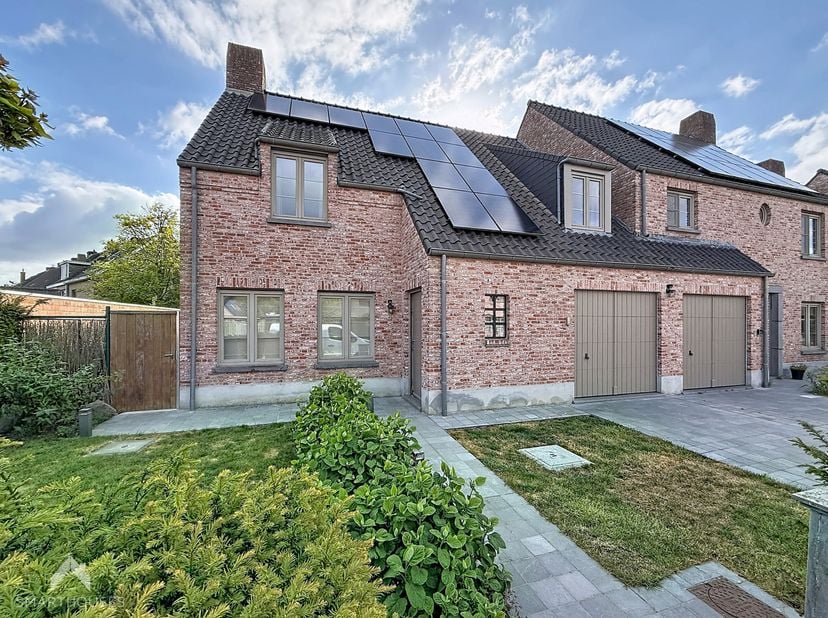 Huis te koop in Hertsvelde-West 8,
                    8200 Sint-Andries