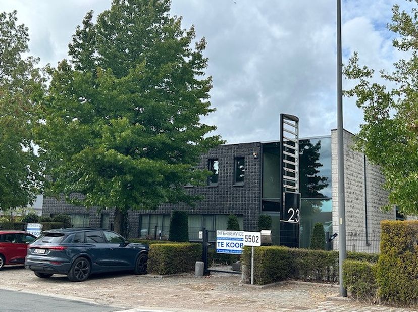 Bedrijfsvastgoed te koop in Balendijk 234,
                    3920 Lommel