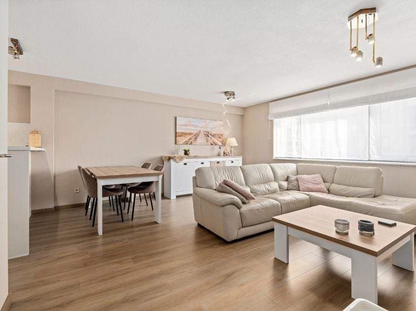 Appartement te koop in Albrecht Rodenbachstraat 28 bus 0104,
                    8400 Oostende