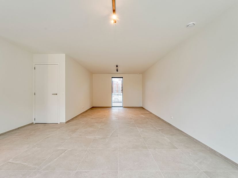 Instapklare nieuwbouwwoning te koop in Hooglede<br />
Op zoek naar een energiezuinige, tot in de puntjes afgewerkte nieuwbouwwoning? Dan is dit zeker
