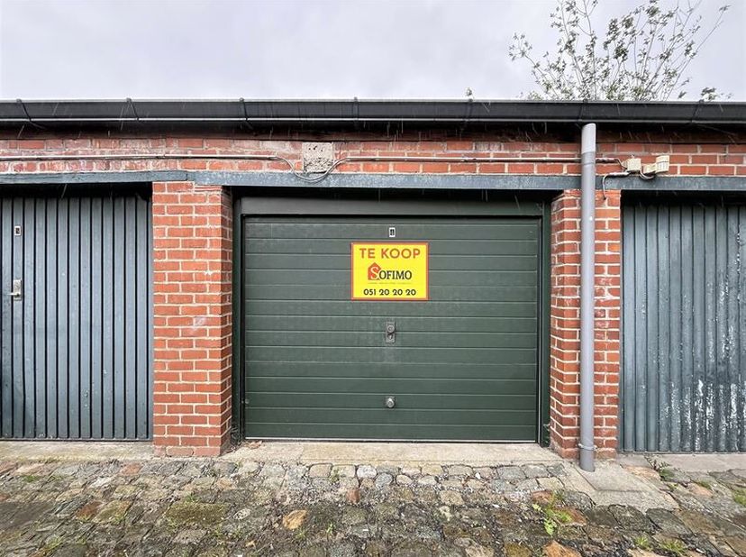 Garage à vendre
                    à 8800 Roeselare