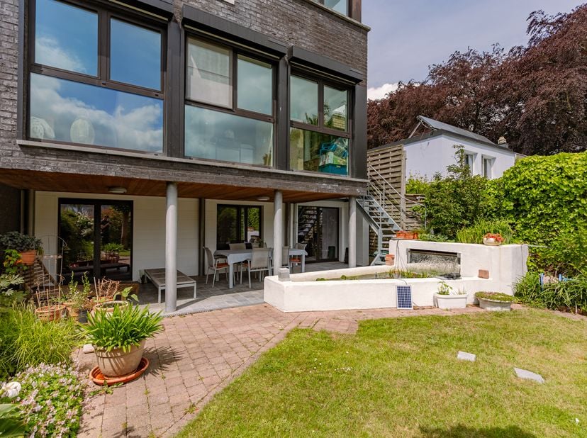 Maison spacieuse avec jardin ensoleillé, grande terrasse et garage dans une rue calme sans issue à Bruges (Sint-Michiels)<br />
Cette charmante maison