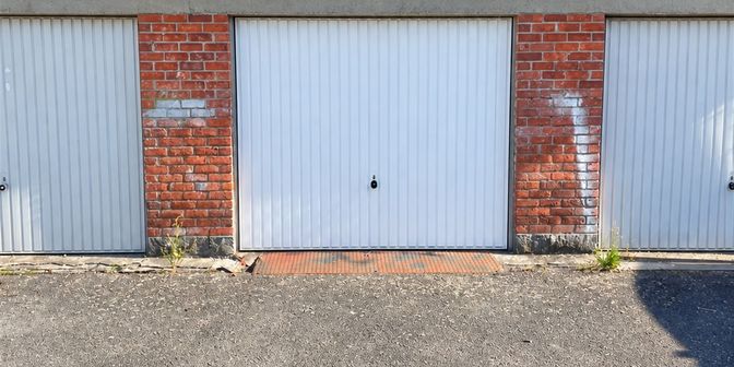 Garage te koop in 7350 Hensies