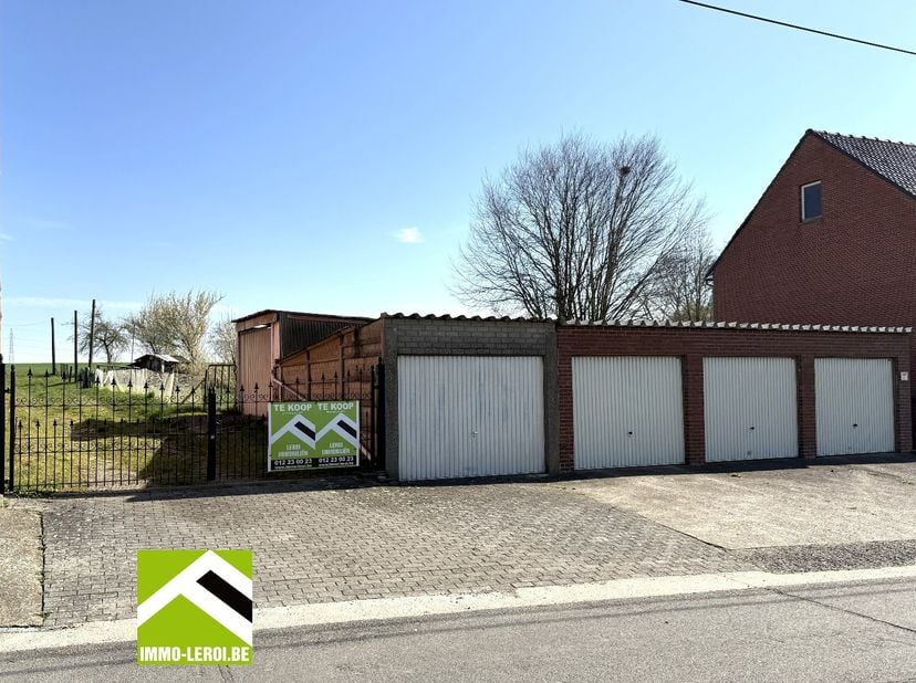 Bekijk dit bouwperceel rechtstreeks op de site van Immo Leroi: https://www.immo-leroi.be/pand/kopen-grond-tongeren/7620214<br />
<br />
DIt bouwpercee
