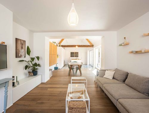                                         Kantoorgebouw te koop in Onkerzele, € 525.000
