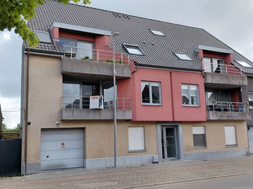 Voor meer informatie betreft het appartement, gelieve naar www.verdegemvastgoed.be te surfen. Indien u graag een afspraak wenst voor een bezoek, gelie