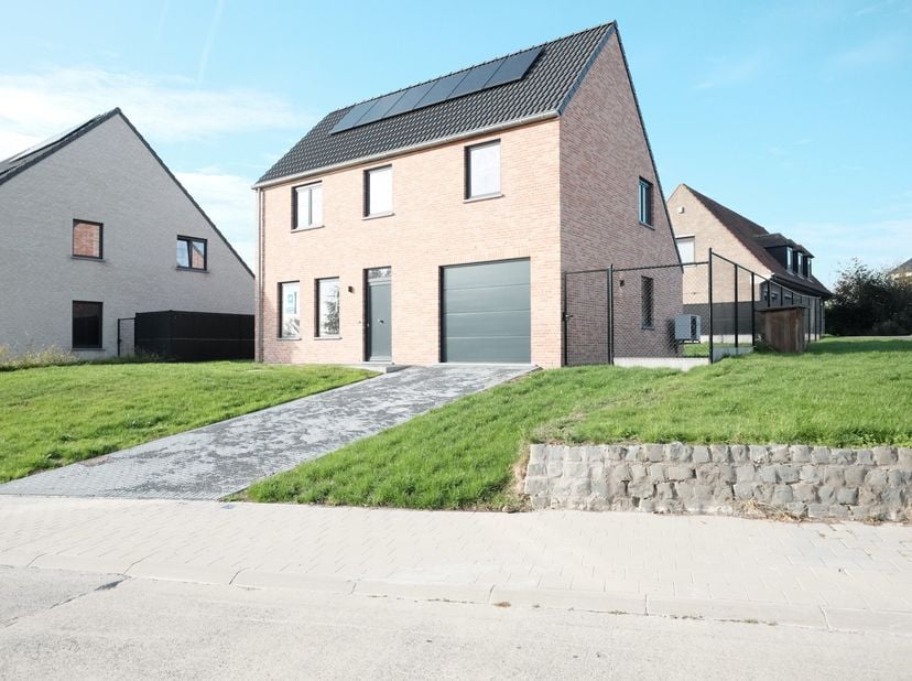 Huis te koop in Kleine Stadenstraat 48 bus A,
                    8830 Hooglede