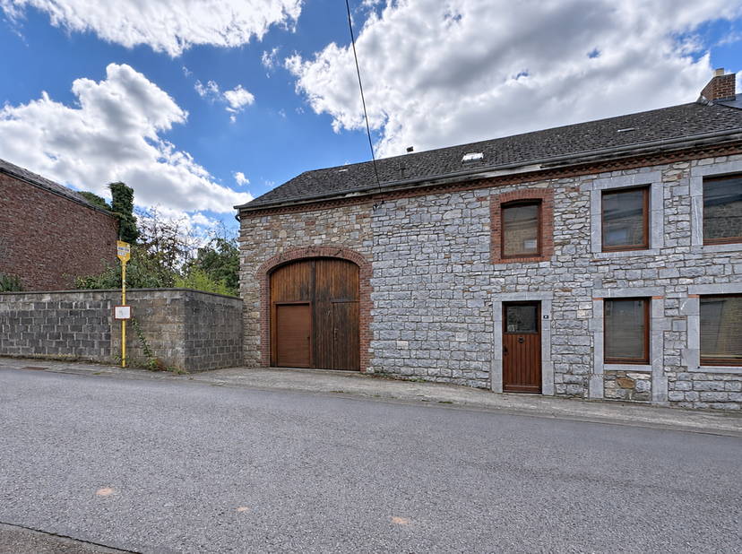 Huis te koop in ,
                    5570 Winenne